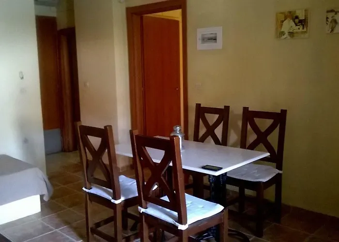 Ydna Family Apartman Poszídi